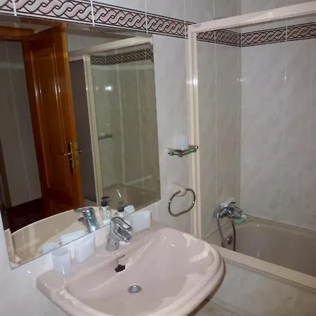 דירה 3 Bedrooms At 50 M Away From The Beach With Sea View And Furnished Terrace *