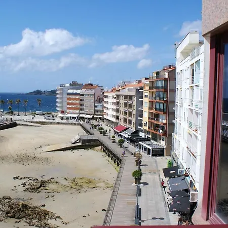 3 Bedrooms At 50 M Away From The Beach With Sea View And Furnished Terrace * סנשנשו