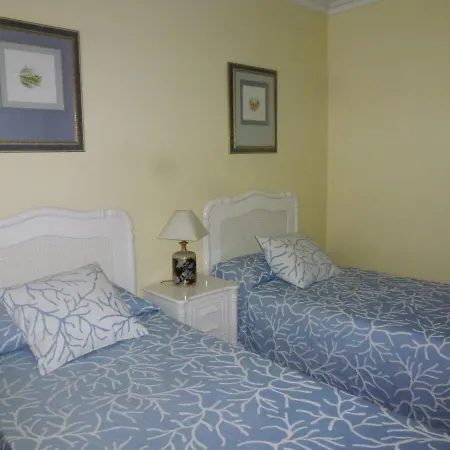 3 Bedrooms At 50 M Away From The Beach With Sea View And Furnished Terrace דירה סנשנשו